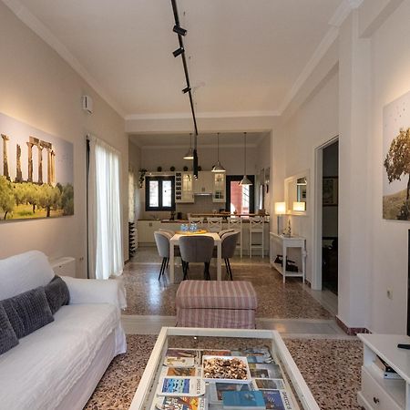 Angelinas Quarters - Kalamata Mediterranean Villas Dış mekan fotoğraf