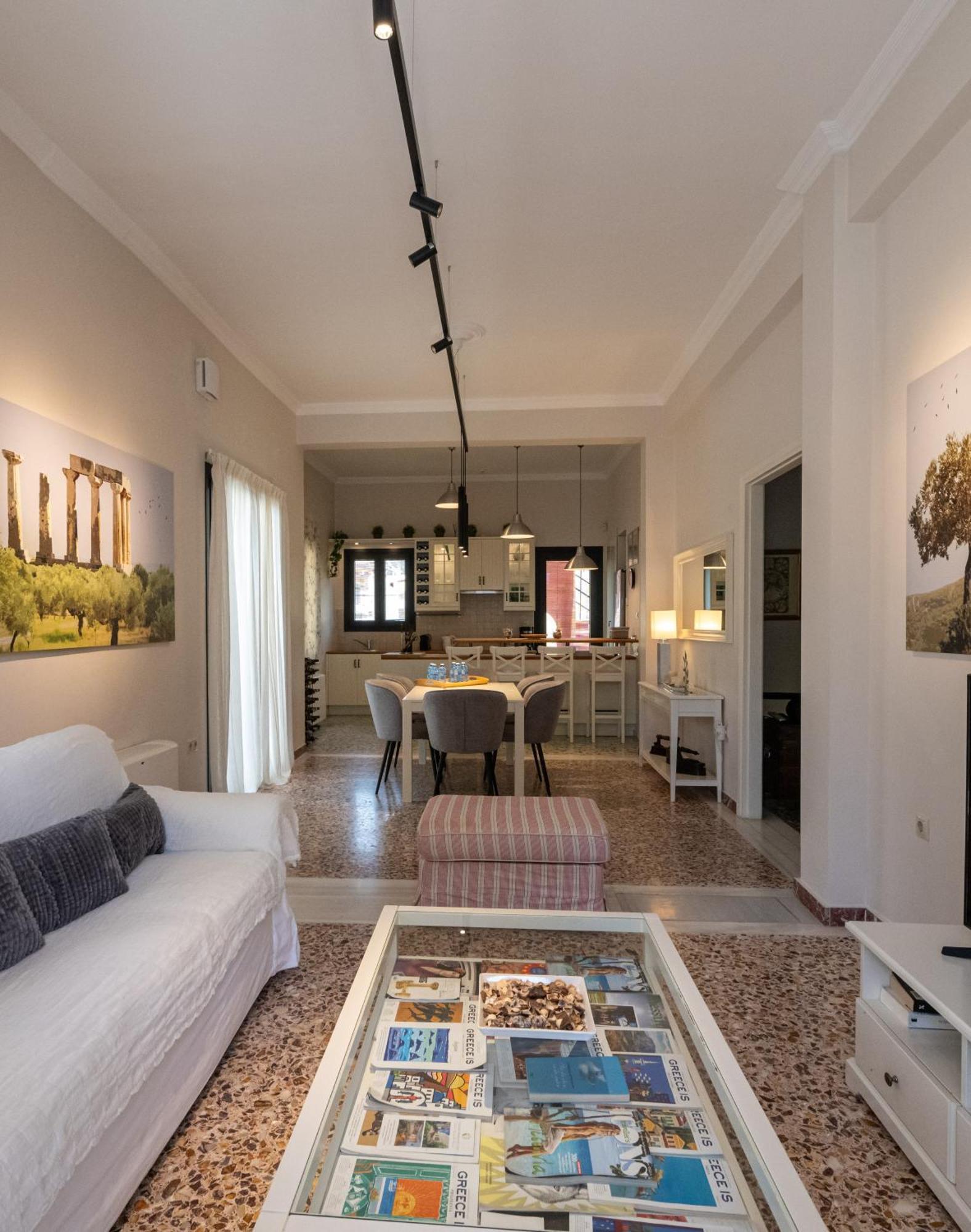 Angelinas Quarters - Kalamata Mediterranean Villas Dış mekan fotoğraf